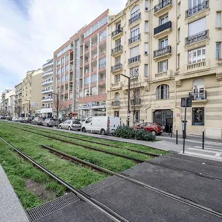 Lx196 Mezzanine Balcon Tram A Pied *